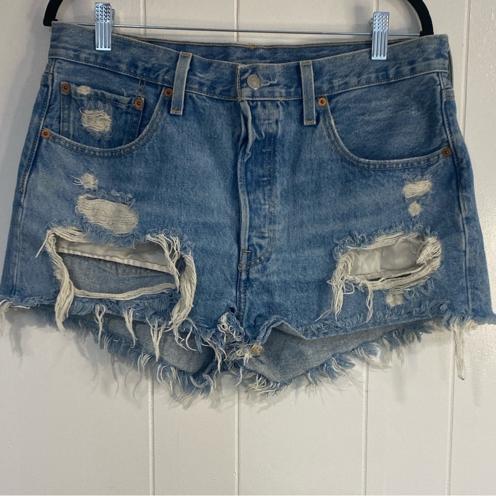 Levi’s Premium 501 Cutoff Shorts | Distressed Denim | Raw Hem | Size 31